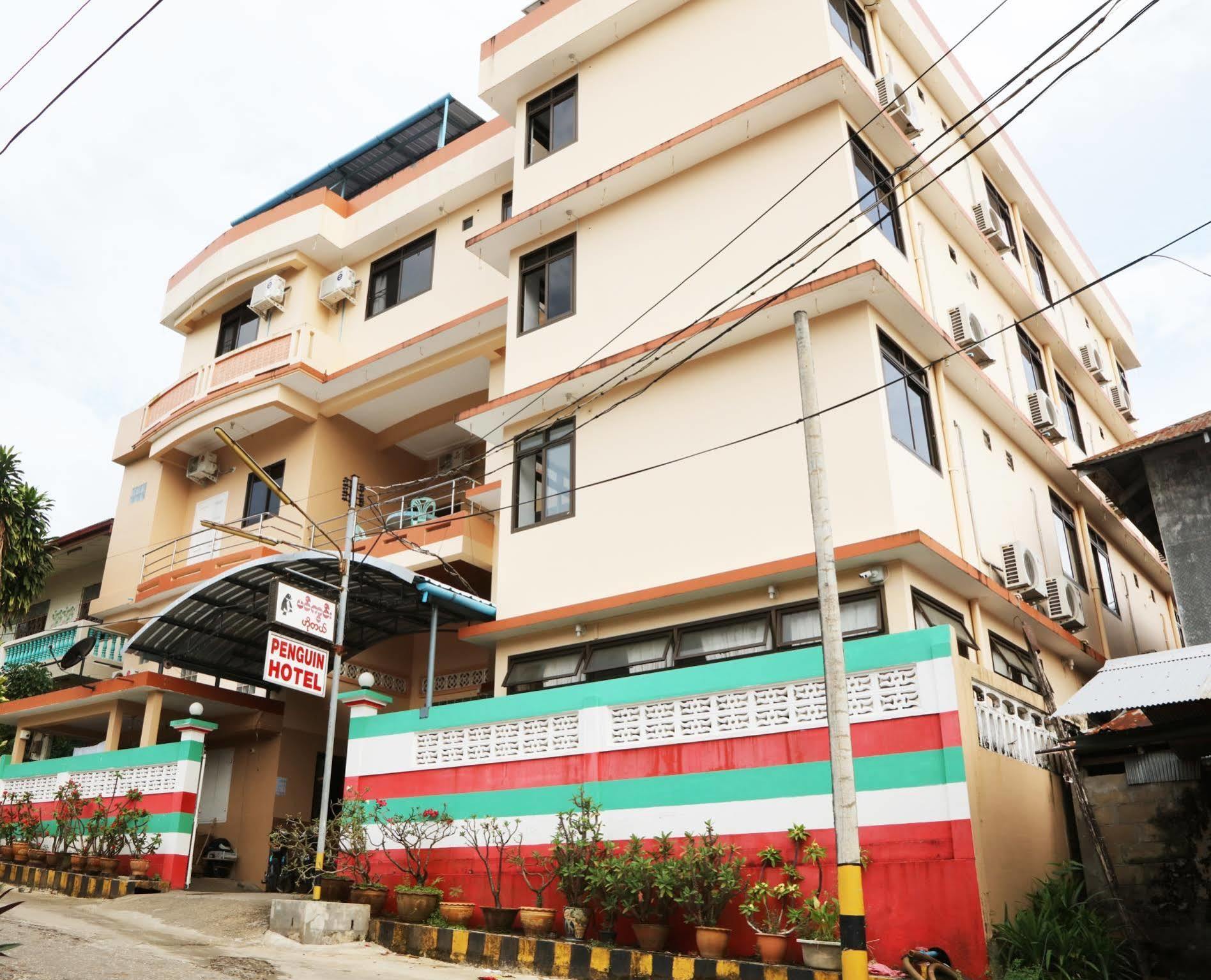 Penguin Hotel Kawthaung Exteriör bild